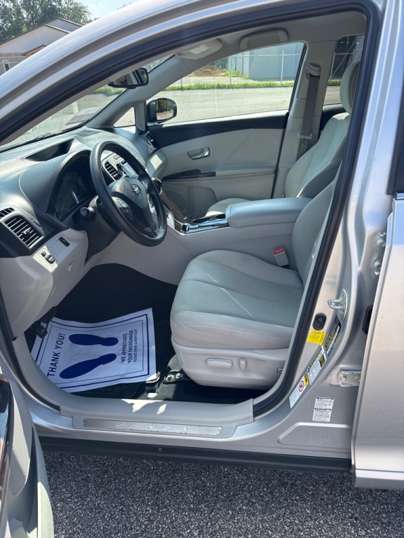 2011 Toyota Venza Image 9