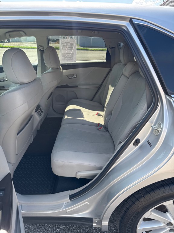 2011 Toyota Venza Image 10