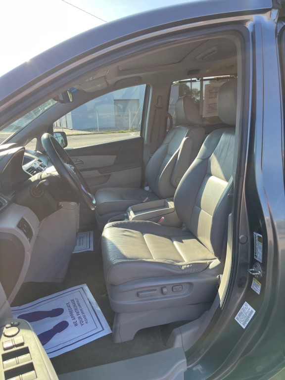 2012 Honda Odyssey Image 12