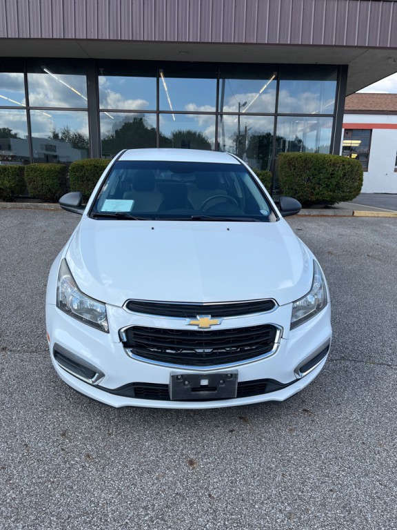 2015 Chevrolet Cruze Image 2