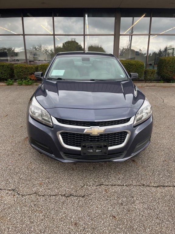 2015 Chevrolet Malibu Image 2