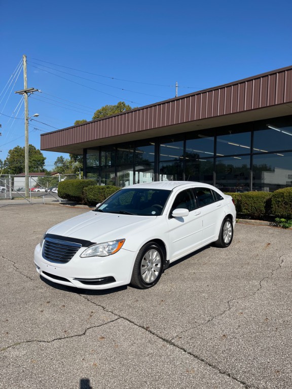 2011 Chrysler 200 Image 3