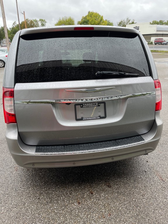 2014 Chrysler Town & Country Image 6