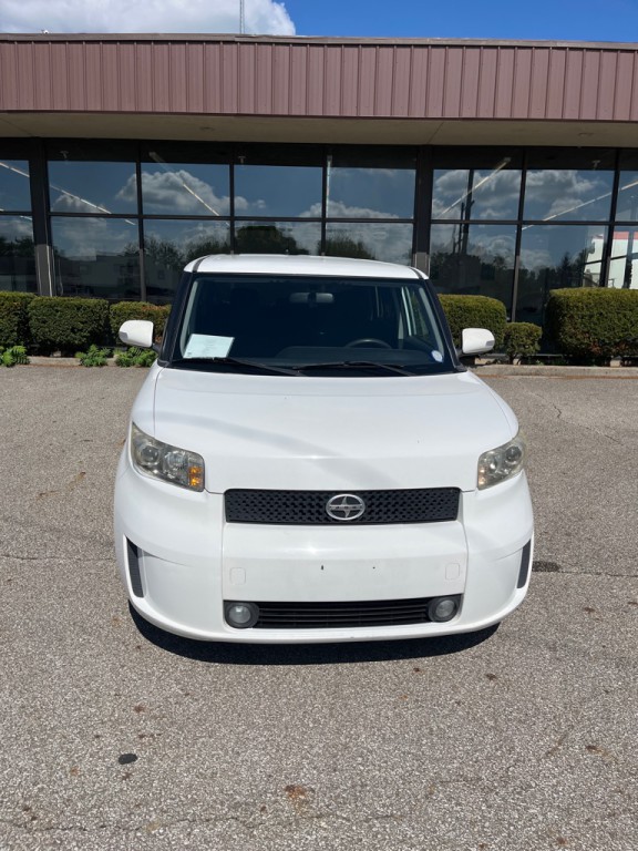 2010 Scion xB Image 2