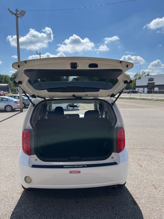 2010 Scion xB Image 7