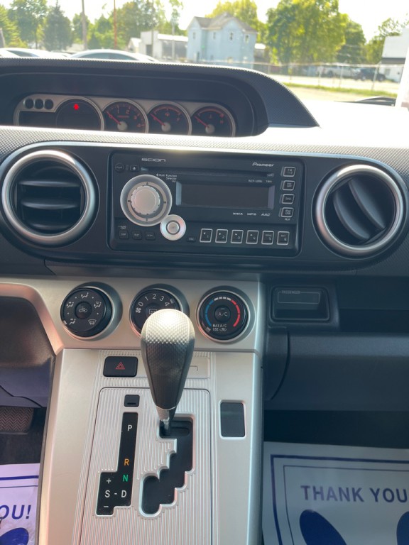 2010 Scion xB Image 11