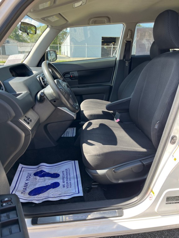 2010 Scion xB Image 12