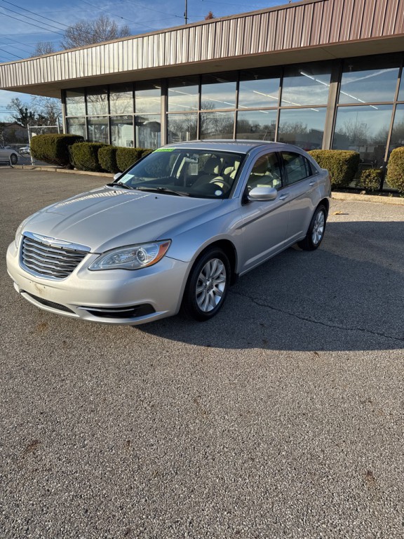 2012 Chrysler 200 Image 3