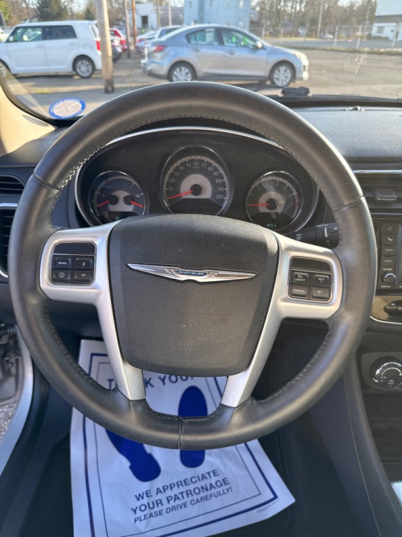 2012 Chrysler 200 Image 7
