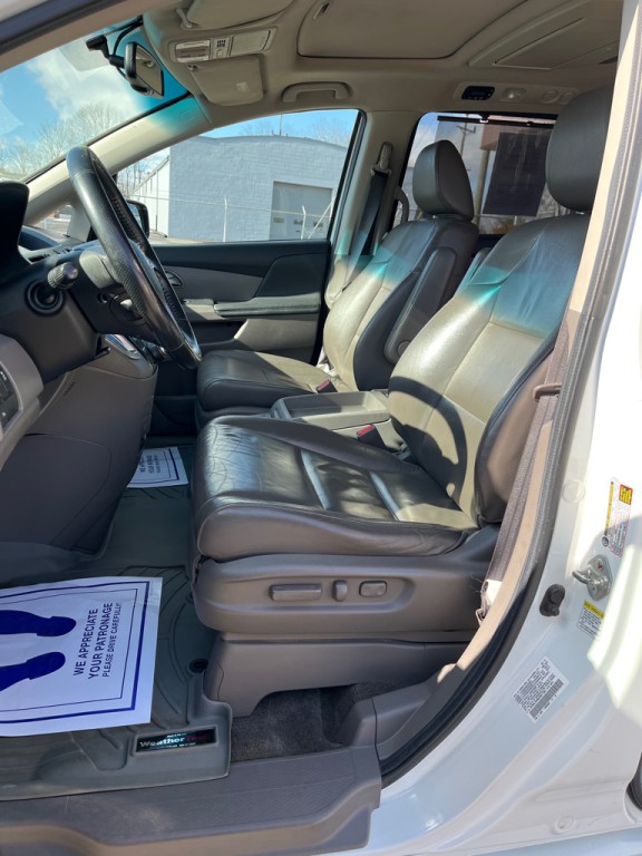 2012 Honda Odyssey Image 12