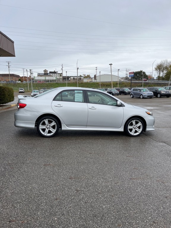 2013 Toyota Corolla Image 8