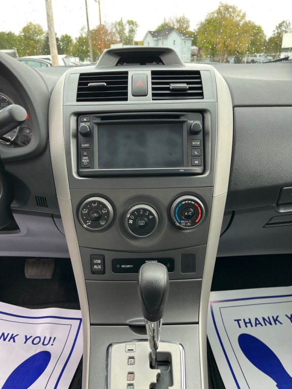 2013 Toyota Corolla Image 10