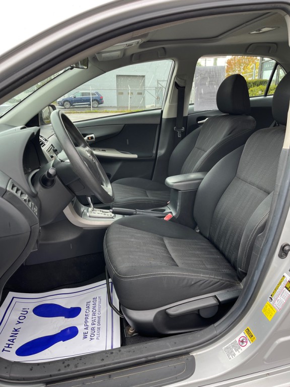 2013 Toyota Corolla Image 11