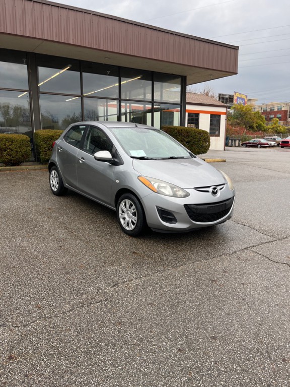 2013 Mazda Mazda2 Image 1