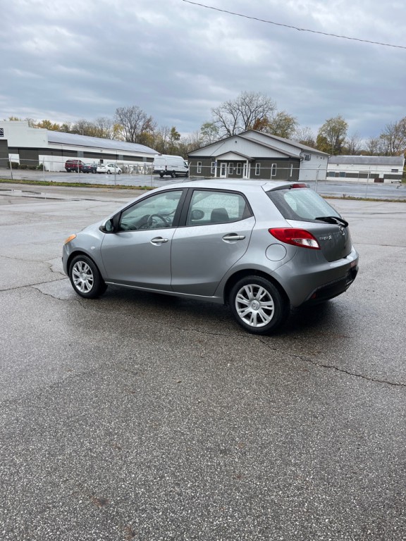2013 Mazda Mazda2 Image 5