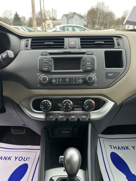 2015 Kia Rio Image 10