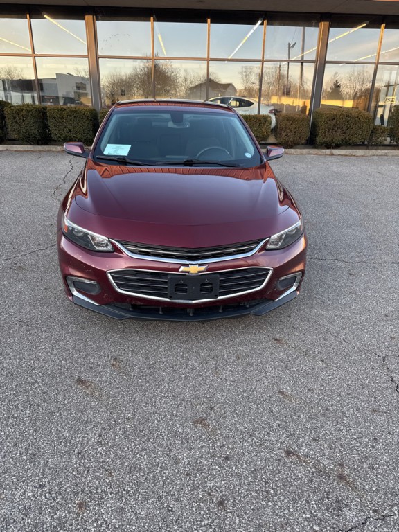 2016 Chevrolet Malibu Image 2