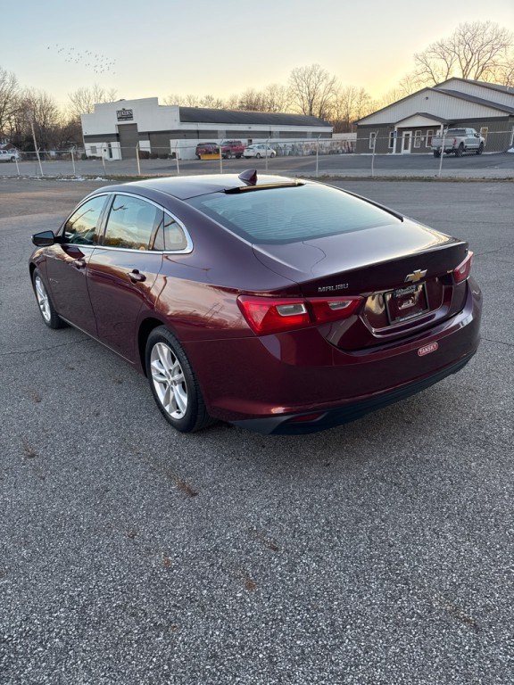 2016 Chevrolet Malibu Image 4