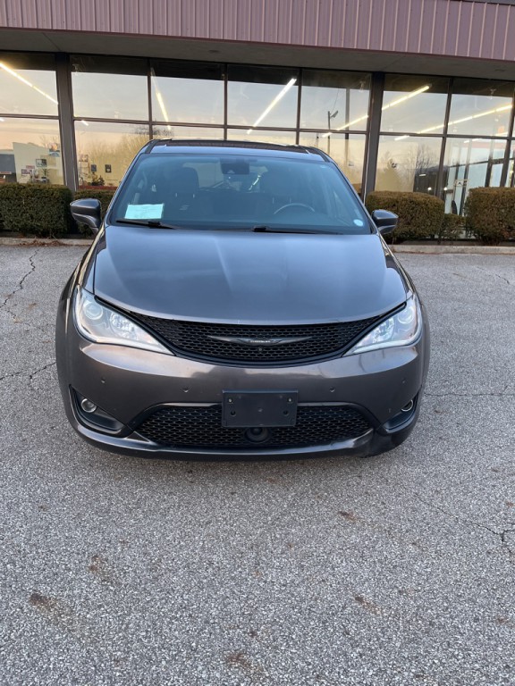 2019 Chrysler Pacifica Image 2