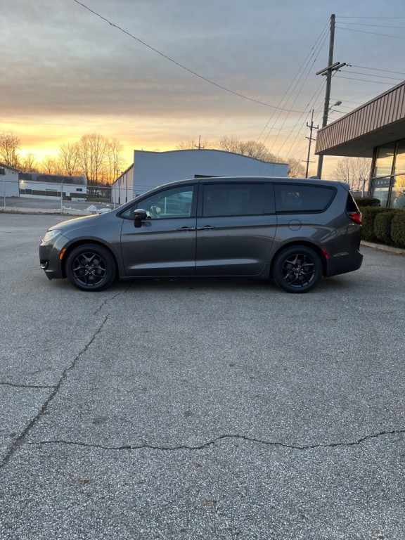 2019 Chrysler Pacifica Image 4