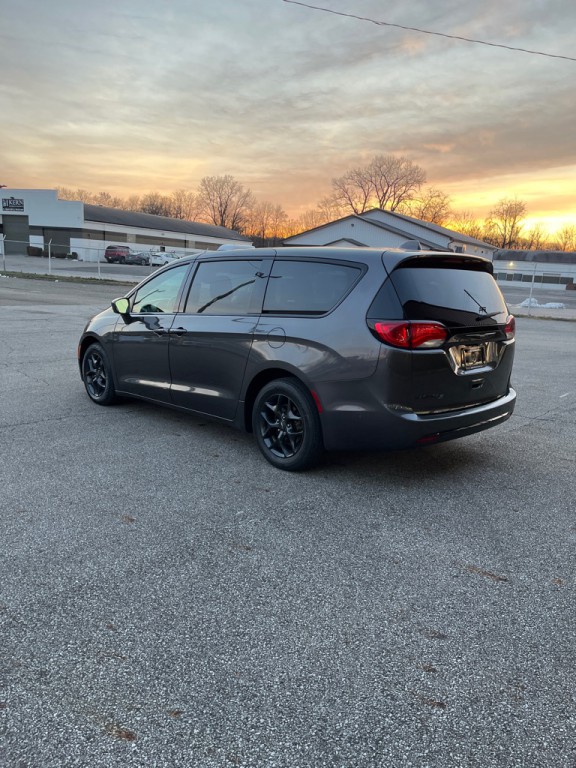 2019 Chrysler Pacifica Image 5