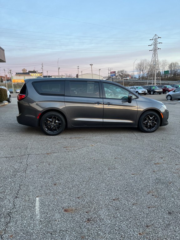 2019 Chrysler Pacifica Image 9