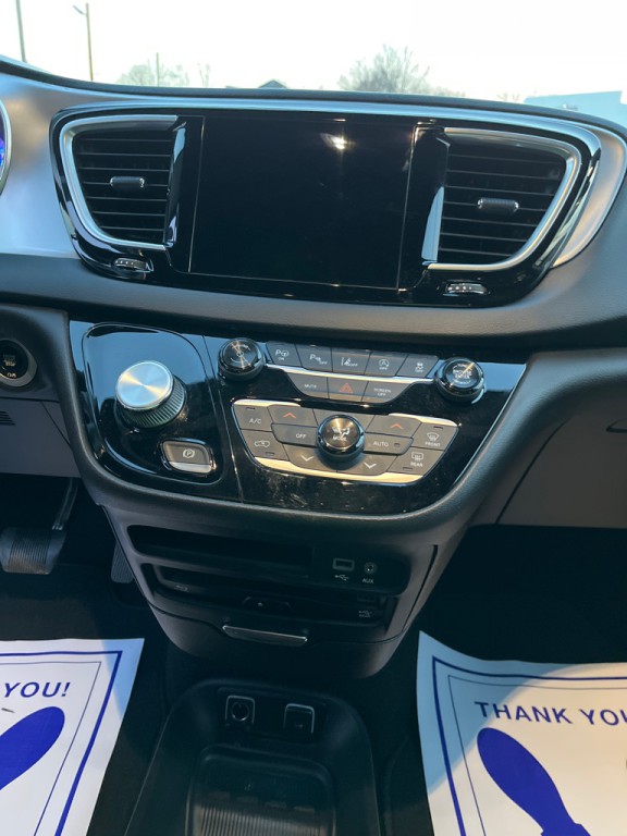 2019 Chrysler Pacifica Image 11