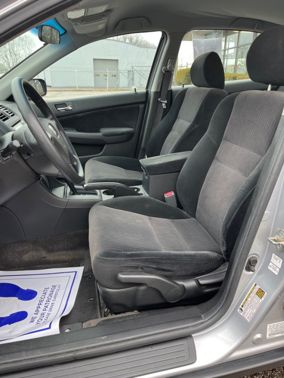 2004 Honda Accord Image 11