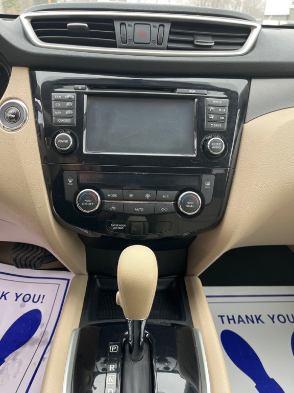 2015 Nissan Rogue Image 11