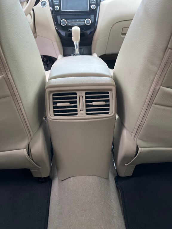 2015 Nissan Rogue Image 12