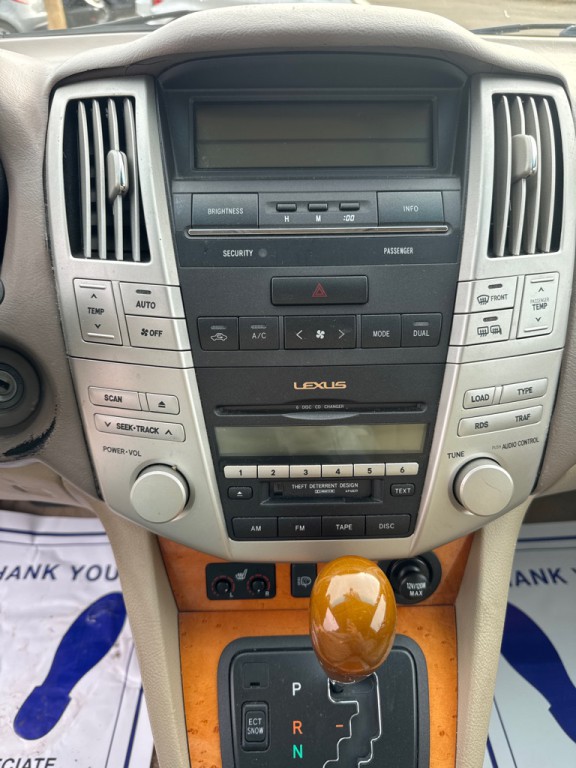 2004 Lexus RX Image 8