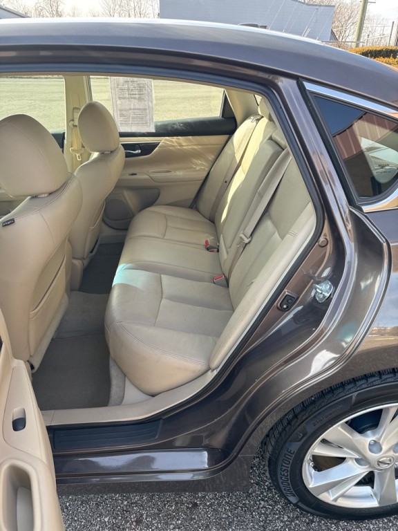 2013 Nissan Altima Image 10