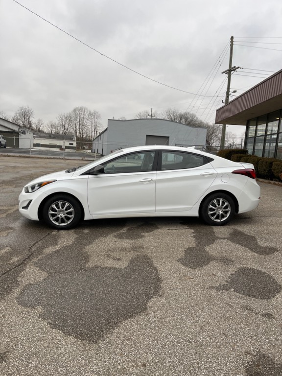 2016 Hyundai Elantra Image 4