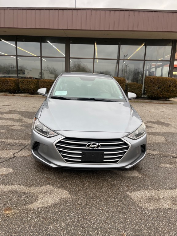 2017 Hyundai Elantra Image 2