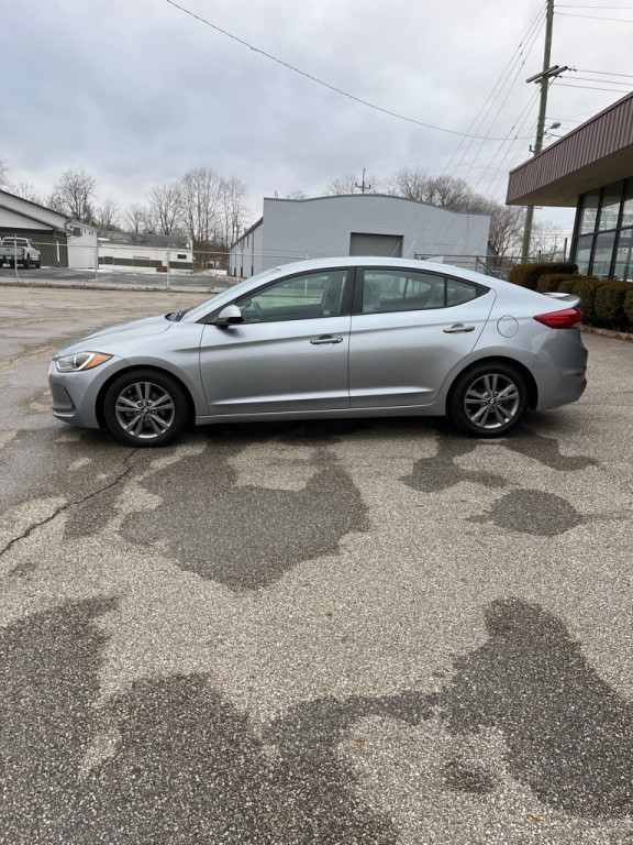 2017 Hyundai Elantra Image 4
