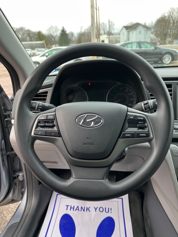 2017 Hyundai Elantra Image 9
