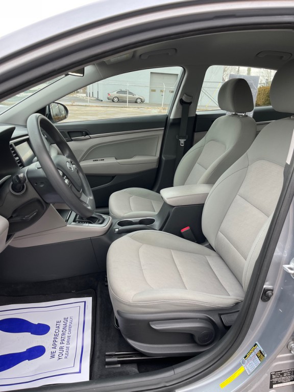 2017 Hyundai Elantra Image 11