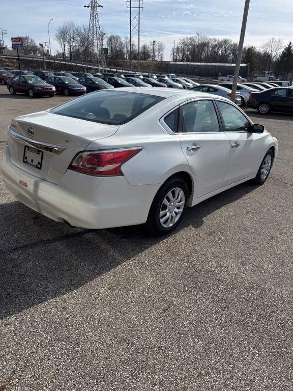 2015 Nissan Altima Image 6