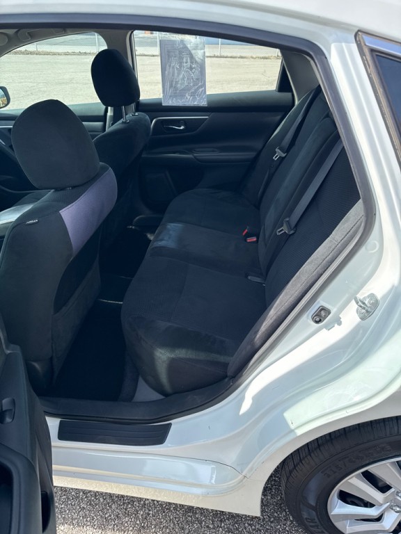 2015 Nissan Altima Image 10