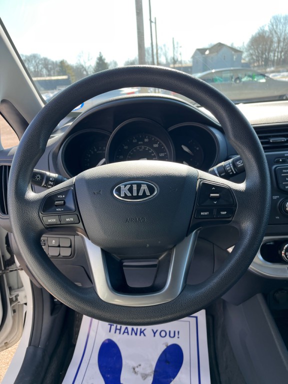 2015 Kia Rio Image 9