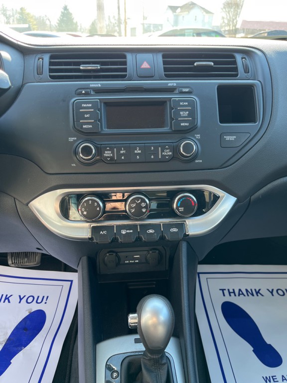 2015 Kia Rio Image 10