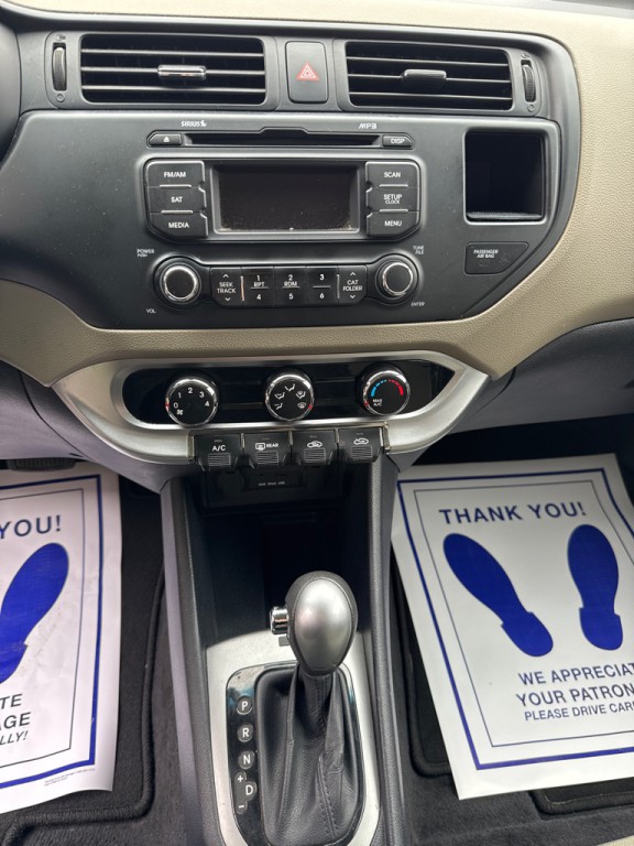 2015 Kia Rio Image 8