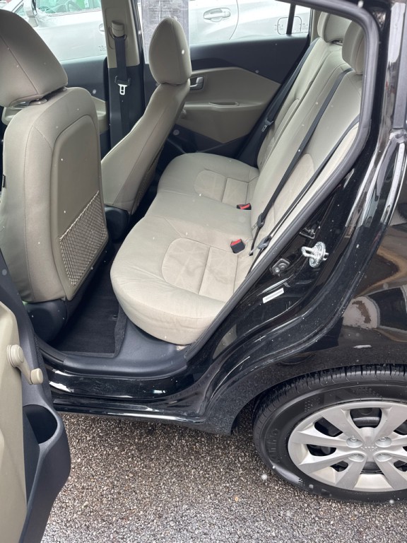 2015 Kia Rio Image 10