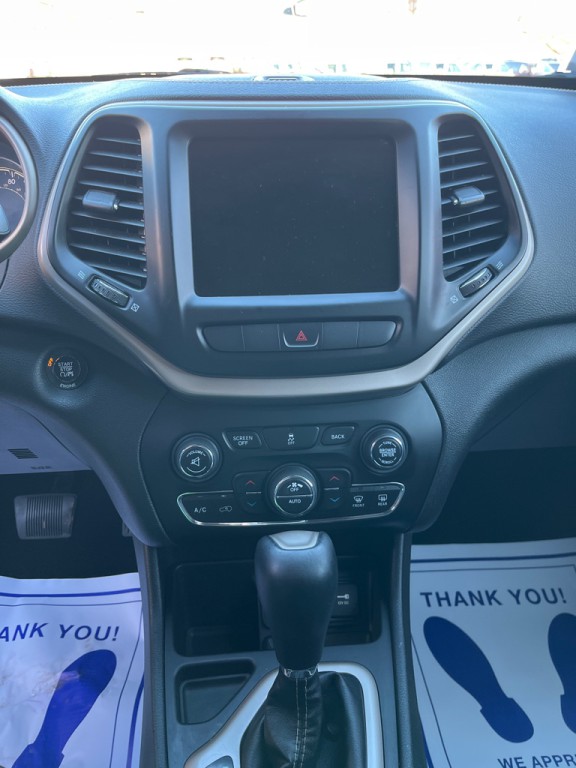 2015 Jeep Cherokee Image 11