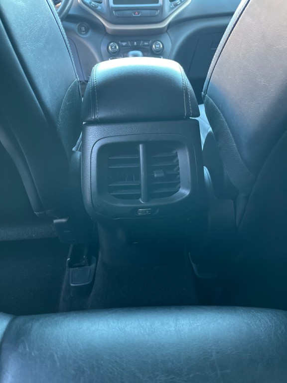 2015 Jeep Cherokee Image 14