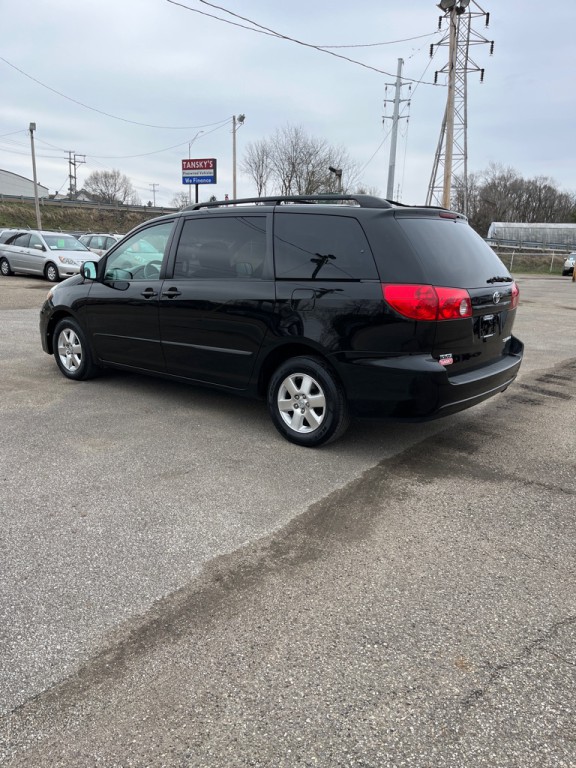 2008 Toyota Sienna Image 5