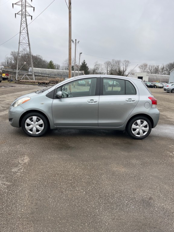 2010 Toyota Yaris Image 4