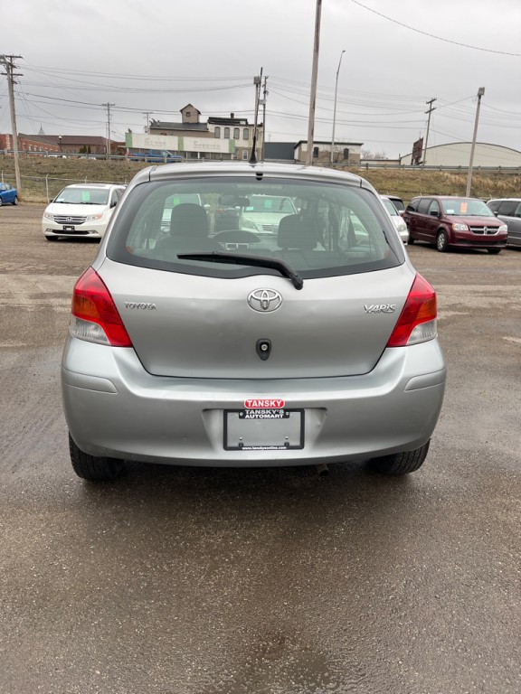 2010 Toyota Yaris Image 6