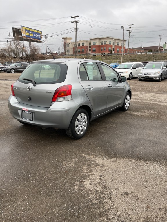 2010 Toyota Yaris Image 7