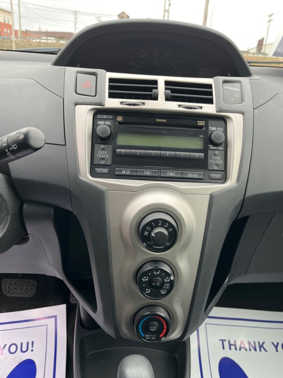 2010 Toyota Yaris Image 10